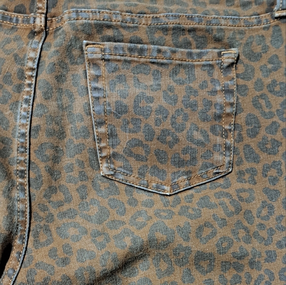 Leopard print high rise denim jeans - Picture 8 of 11